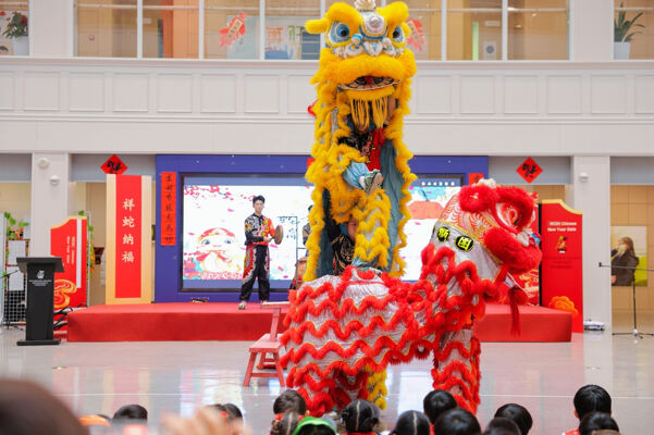 蛇年新春庆祝盛典,杭州惠灵顿外籍人员子女学校