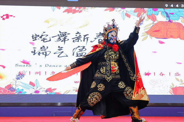 蛇年新春庆祝盛典,杭州惠灵顿外籍人员子女学校