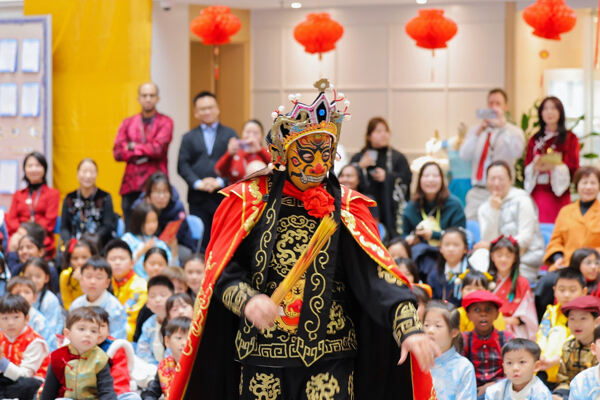 蛇年新春庆祝盛典,杭州惠灵顿外籍人员子女学校