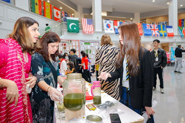 国际日庆典,杭州惠灵顿外籍人员子女学校