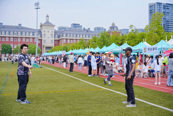 2025夏季嘉年华·海龟音乐节高能回顾,杭州惠灵顿外籍人员子女学校