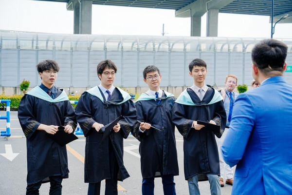 惠灵顿杭州校区高中部毕业典礼,杭州惠灵顿外籍人员子女学校