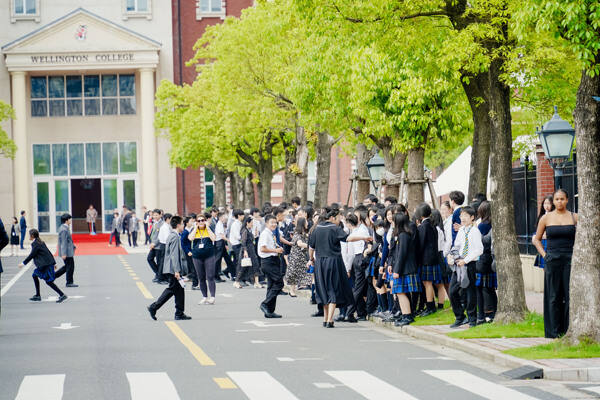 惠灵顿杭州校区高中部毕业典礼,杭州惠灵顿外籍人员子女学校