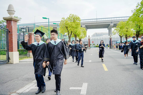 惠灵顿杭州校区高中部毕业典礼,杭州惠灵顿外籍人员子女学校