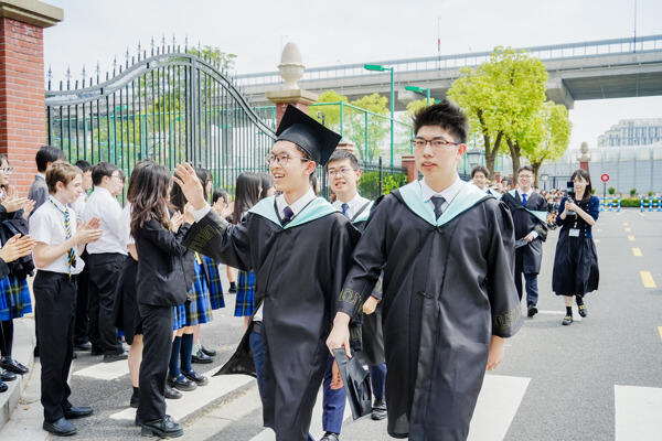 惠灵顿杭州校区高中部毕业典礼,杭州惠灵顿外籍人员子女学校