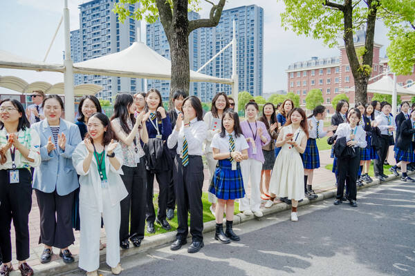 惠灵顿杭州校区高中部毕业典礼,杭州惠灵顿外籍人员子女学校