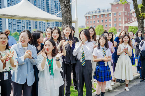 惠灵顿杭州校区高中部毕业典礼,杭州惠灵顿外籍人员子女学校