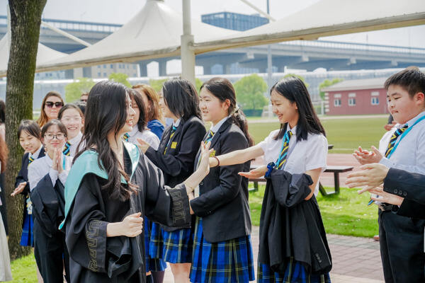 惠灵顿杭州校区高中部毕业典礼,杭州惠灵顿外籍人员子女学校