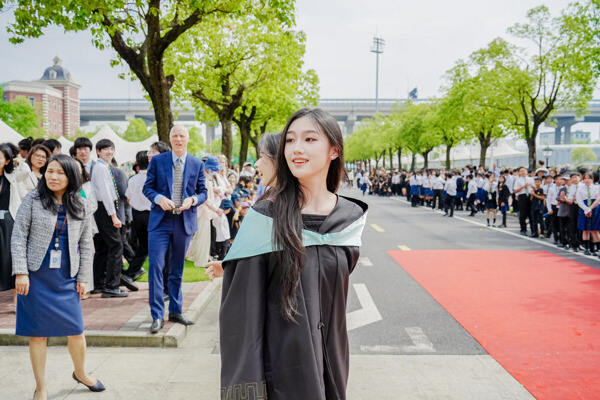 惠灵顿杭州校区高中部毕业典礼,杭州惠灵顿外籍人员子女学校