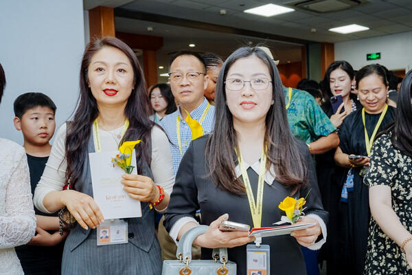 惠灵顿杭州校区高中部毕业典礼,杭州惠灵顿外籍人员子女学校