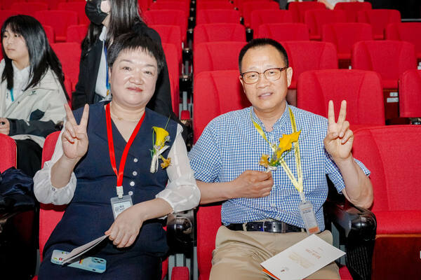 惠灵顿杭州校区高中部毕业典礼,杭州惠灵顿外籍人员子女学校
