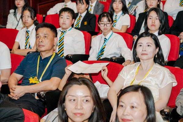 惠灵顿杭州校区高中部毕业典礼,杭州惠灵顿外籍人员子女学校