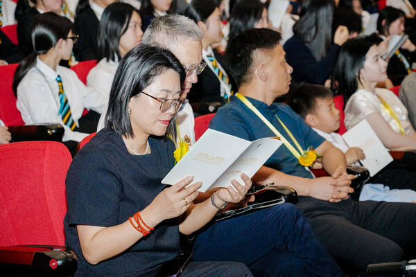 惠灵顿杭州校区高中部毕业典礼,杭州惠灵顿外籍人员子女学校