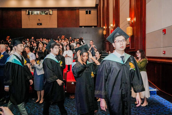 惠灵顿杭州校区高中部毕业典礼,杭州惠灵顿外籍人员子女学校