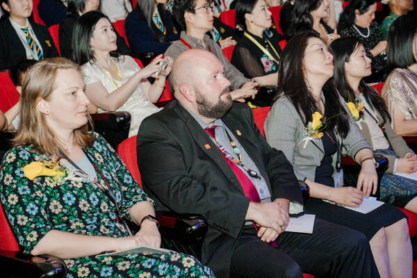 惠灵顿杭州校区高中部毕业典礼,杭州惠灵顿外籍人员子女学校