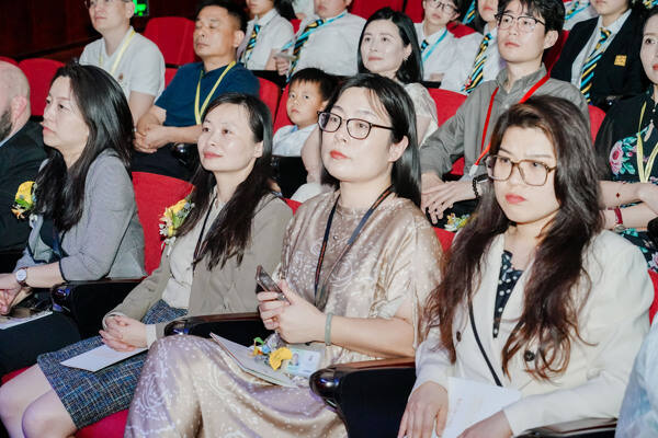 惠灵顿杭州校区高中部毕业典礼,杭州惠灵顿外籍人员子女学校