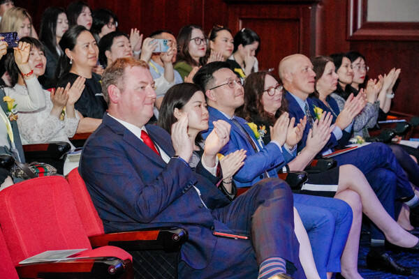 惠灵顿杭州校区高中部毕业典礼,杭州惠灵顿外籍人员子女学校
