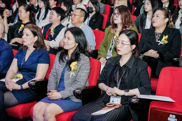 惠灵顿杭州校区高中部毕业典礼,杭州惠灵顿外籍人员子女学校