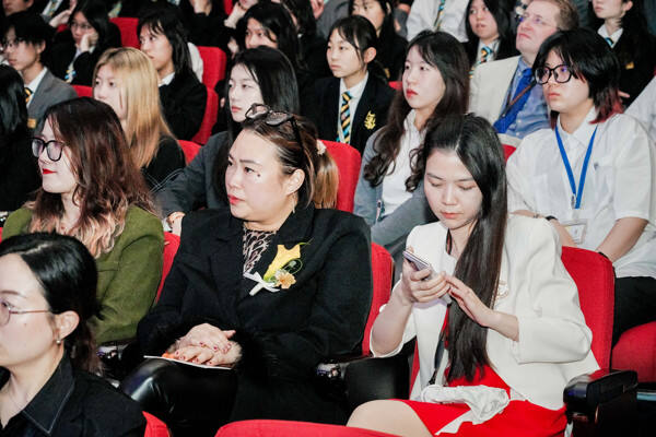 惠灵顿杭州校区高中部毕业典礼,杭州惠灵顿外籍人员子女学校