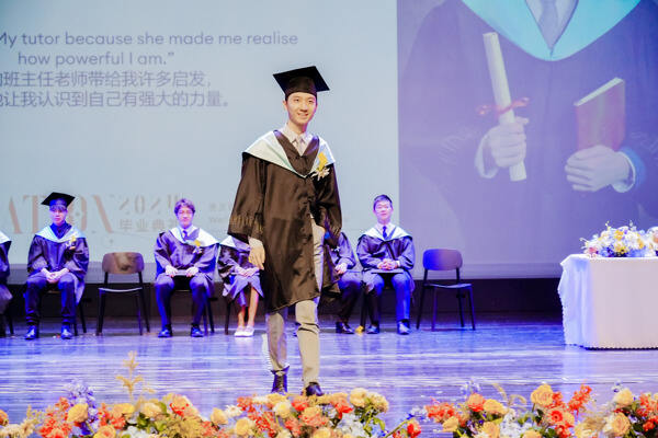 惠灵顿杭州校区高中部毕业典礼,杭州惠灵顿外籍人员子女学校