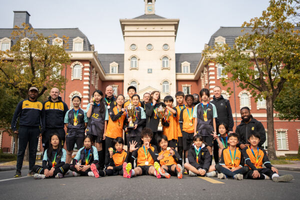 HSSL14岁以下男女足球决赛,杭州惠灵顿外籍人员子女学校