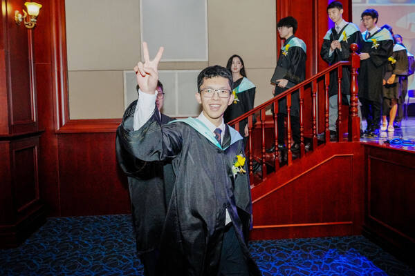 惠灵顿杭州校区高中部毕业典礼,杭州惠灵顿外籍人员子女学校