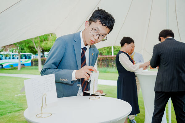 惠灵顿杭州校区高中部毕业典礼,杭州惠灵顿外籍人员子女学校