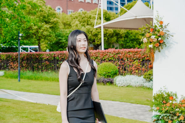 惠灵顿杭州校区高中部毕业典礼,杭州惠灵顿外籍人员子女学校