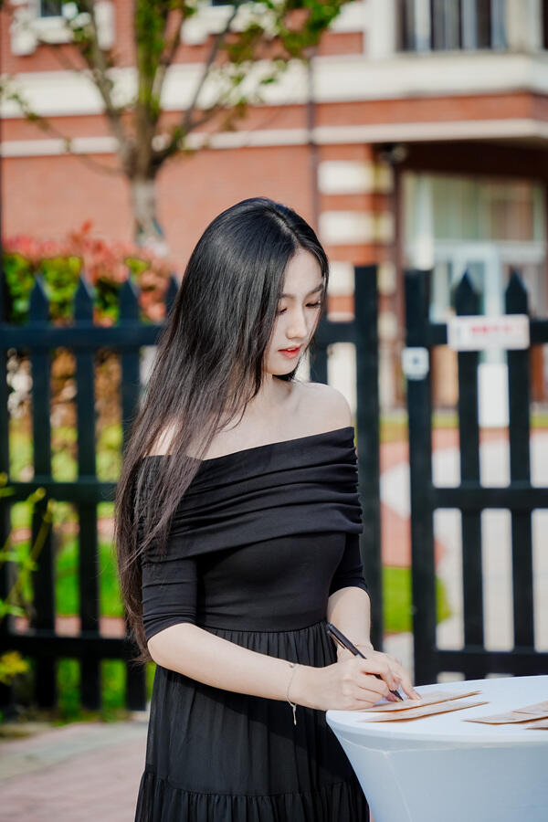 惠灵顿杭州校区高中部毕业典礼,杭州惠灵顿外籍人员子女学校