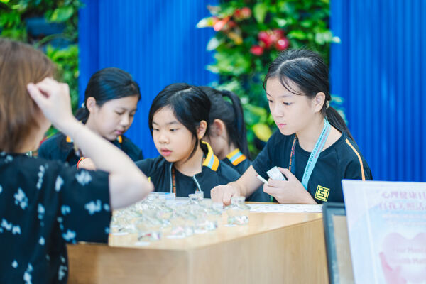 世界心理健康日,杭州惠灵顿外籍人员子女学校