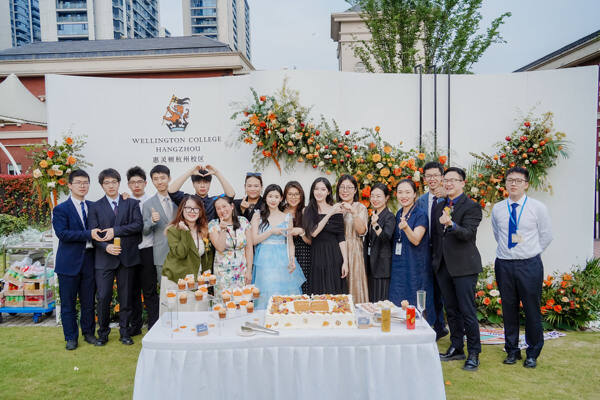 惠灵顿杭州校区高中部毕业典礼,杭州惠灵顿外籍人员子女学校