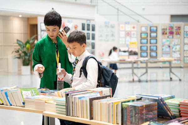 文学周,杭州惠灵顿外籍人员子女学校