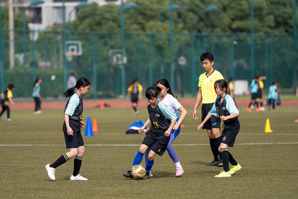 惠灵顿（中国）足球联赛 ,杭州惠灵顿外籍人员子女学校