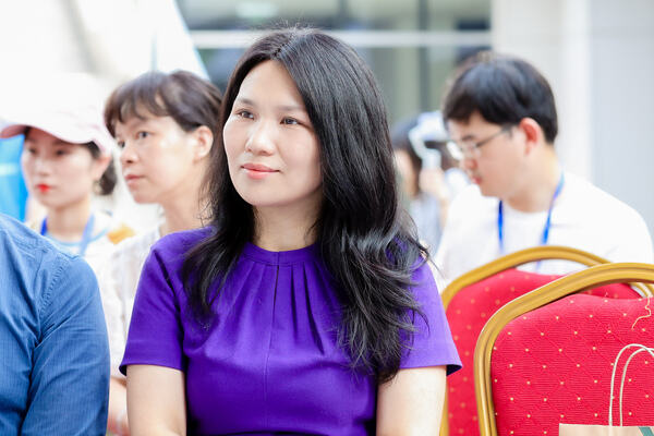 惠灵顿杭州校区学生艺术展开幕式,杭州惠灵顿外籍人员子女学校