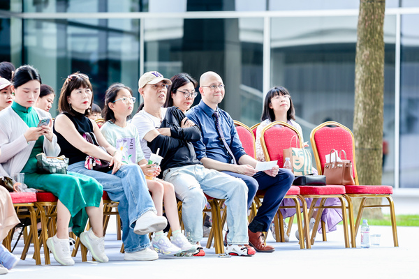 惠灵顿杭州校区学生艺术展开幕式,杭州惠灵顿外籍人员子女学校