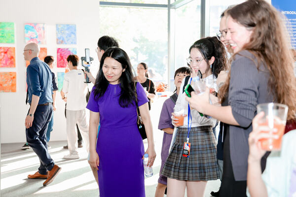 惠灵顿杭州校区学生艺术展开幕式,杭州惠灵顿外籍人员子女学校