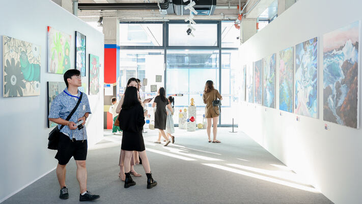 惠灵顿杭州校区学生艺术展开幕式,杭州惠灵顿外籍人员子女学校