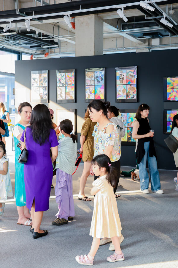 惠灵顿杭州校区学生艺术展开幕式,杭州惠灵顿外籍人员子女学校