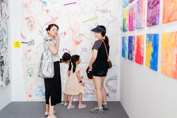 惠灵顿杭州校区学生艺术展开幕式,杭州惠灵顿外籍人员子女学校