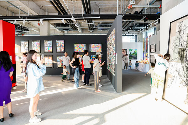 惠灵顿杭州校区学生艺术展开幕式,杭州惠灵顿外籍人员子女学校