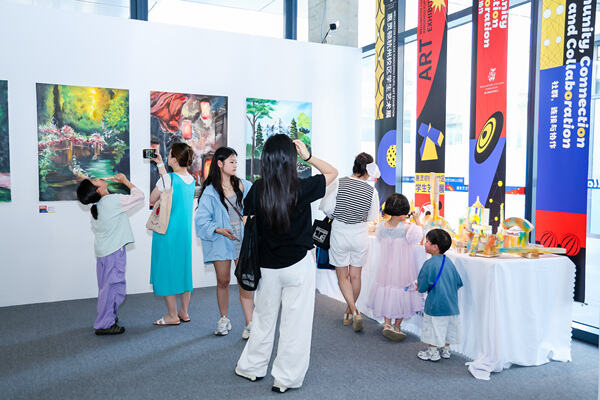 惠灵顿杭州校区学生艺术展开幕式,杭州惠灵顿外籍人员子女学校