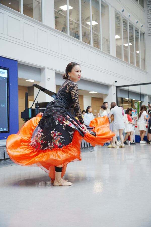 国际日环球奇遇记,杭州惠灵顿外籍人员子女学校