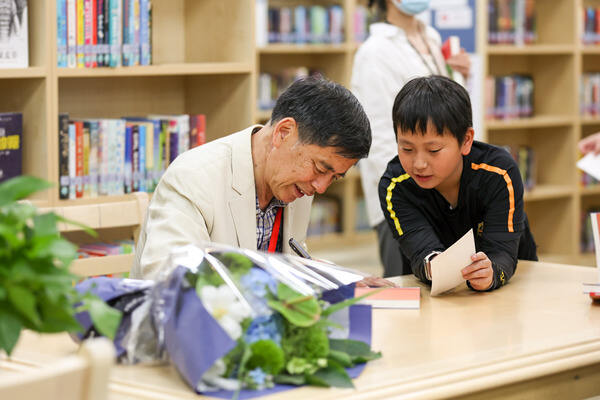 Mr. Shen Shixi, the King of Animal Stories,Wellington College International Hangzhou