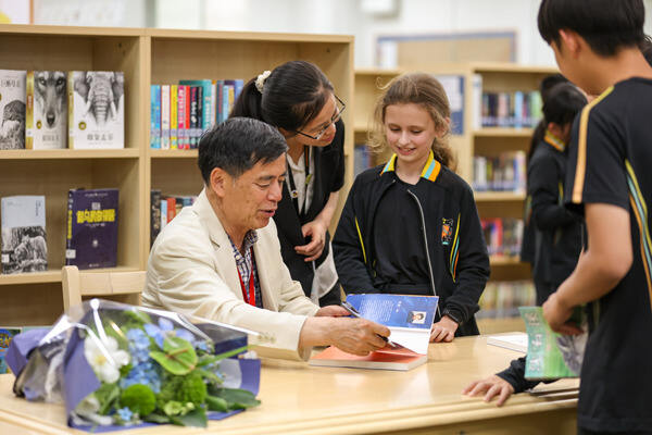 Mr. Shen Shixi, the King of Animal Stories,Wellington College International Hangzhou