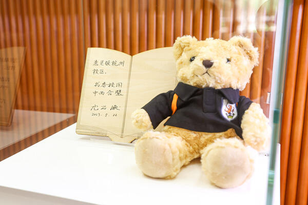 Mr. Shen Shixi, the King of Animal Stories,Wellington College International Hangzhou
