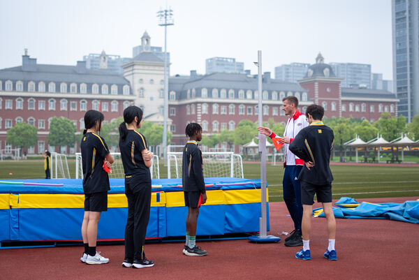 A Visit From Martin Brockman, A Bronze Medal Decathlete,Hiba Academy Hangzhou