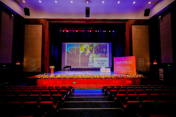 WCCH Sixth Form Graduation Ceremony,Hiba Academy Hangzhou
