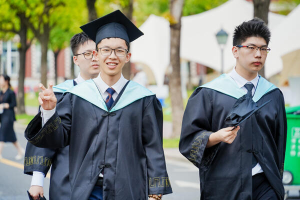 WCCH Sixth Form Graduation Ceremony,Hiba Academy Hangzhou
