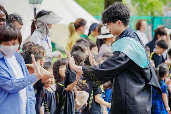 WCCH Sixth Form Graduation Ceremony,Hiba Academy Hangzhou