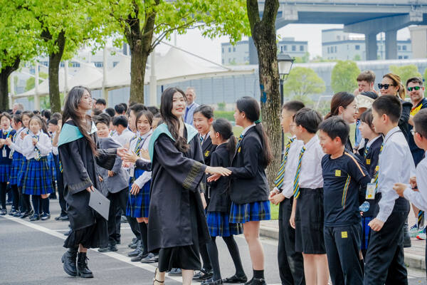 WCCH Sixth Form Graduation Ceremony,Hiba Academy Hangzhou